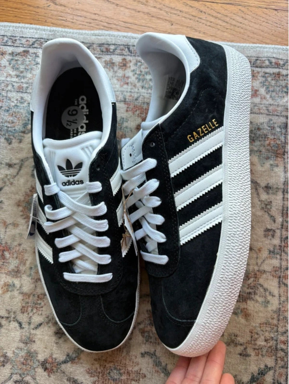 Mens 9.5 USA Adidas Gazelle ADV Black and White New No Box